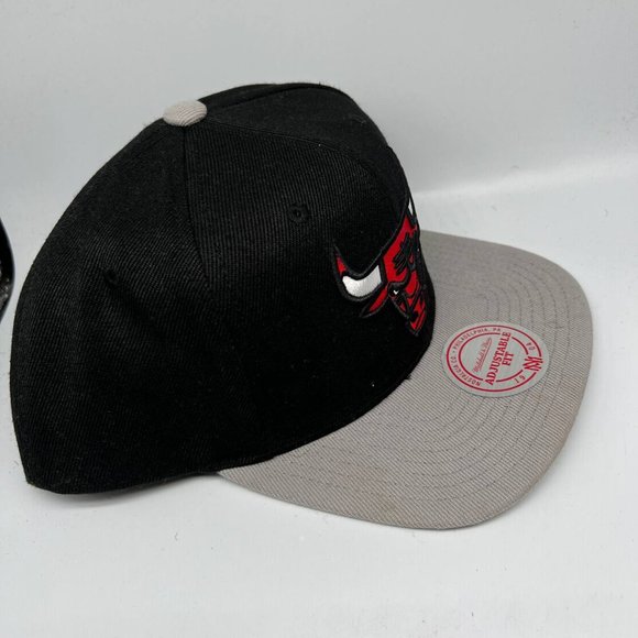 Air Jordan Chicago Bulls NBA Black Red Mitchell & Ness Hat Snapback Cap Men - Picture 3 of 7